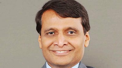 ரயில் பயணிகள் கட்டணம் உயருமா? அமைச்சர் சுரேஷ் பிரபு பதில்