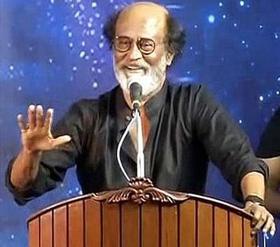 ஆதாயம் தேடும் அரசியல்வாதிகள்: ரசிகர்கள் சந்திப்பு நிகழ்வில் ரஜினிகாந்த் காரம்! 