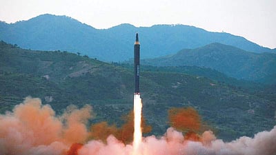 "வட கொரியாவின் புதிய ஏவுகணை அணு ஆயுதம் ஏந்திச் செல்லும் திறனுள்ளது'