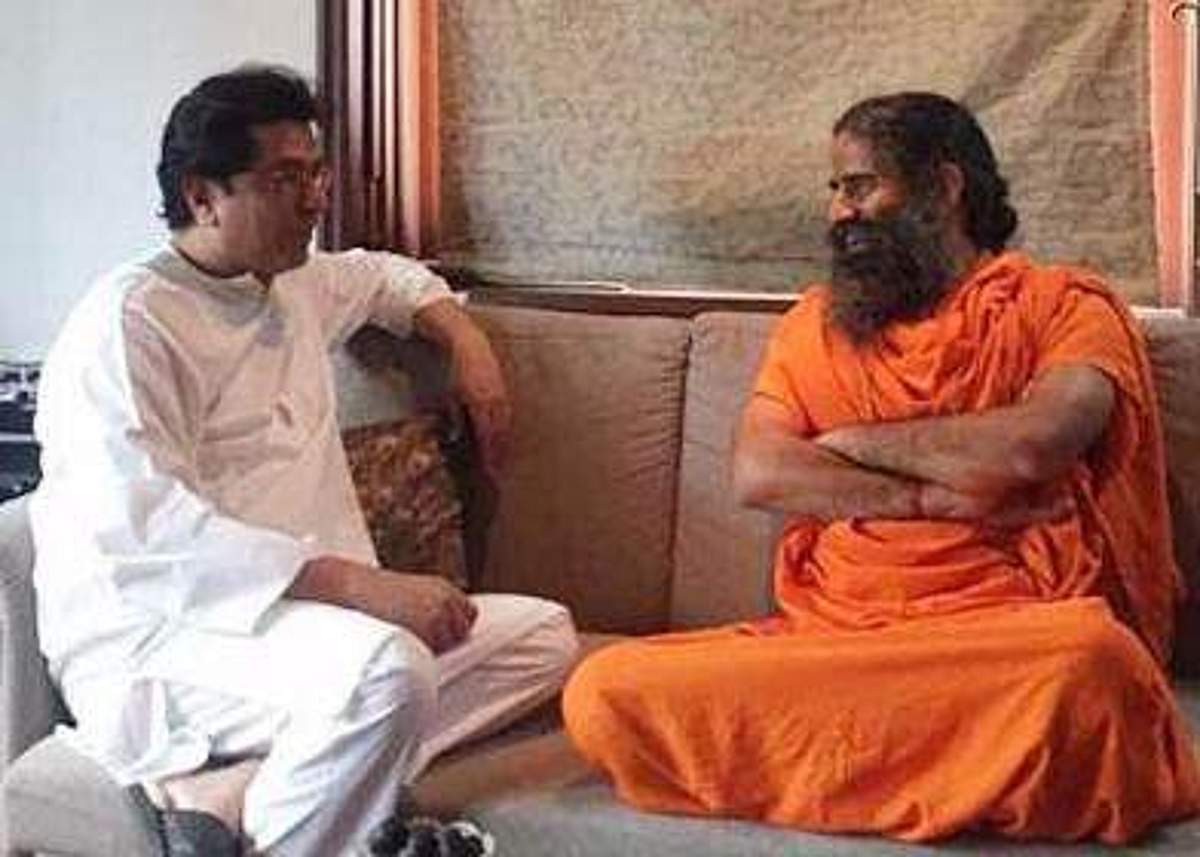 மும்பையில் ராஜ் தாக்கரேயை சந்தித்தார் யோகா குரு ராம்தேவ்