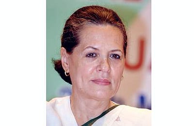 காங்கிரஸ் தலைவர் சோனியா மருத்துவமனையில் அனுமதி
