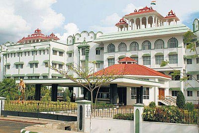 'நீட்' தேர்வு அடிப்படையிலான மாணவர் சேர்க்கைக்கு தடை விதிக்க முடியாது: உயர் நீதிமன்ற கிளை மறுப்பு!