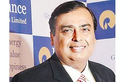 4ஜி வசதியுடன் 100 கோடி பேருக்கு இலவச ஜியோ செல்போன்: முகேஷ் அம்பானி அறிவிப்பு