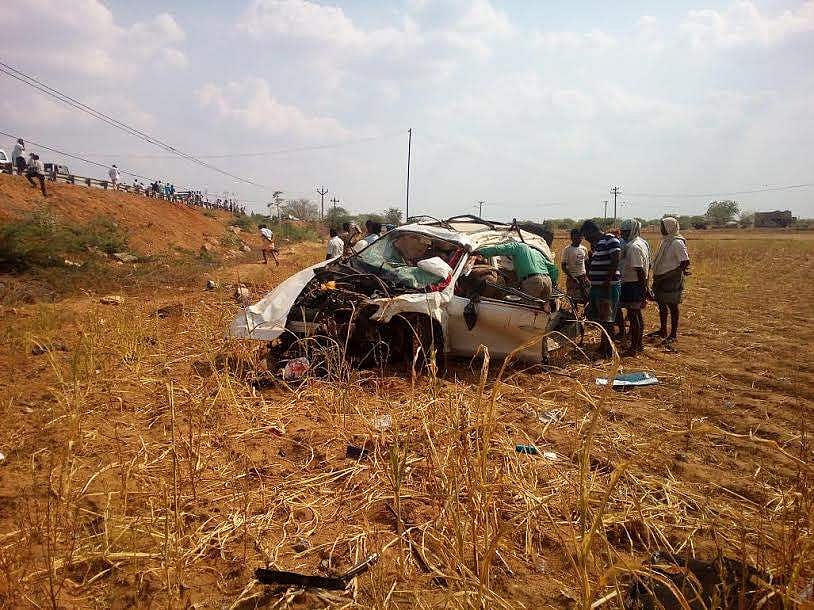 விராலிமலை அருகே கார் கவிழ்ந்து விபத்து: 2 பேர் சாவு