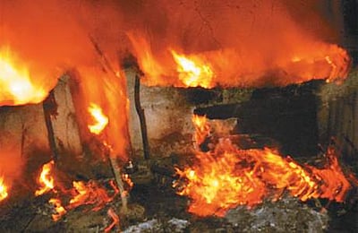 தில்லியில் ஜவுளிக்கடையில் பயங்கர தீ