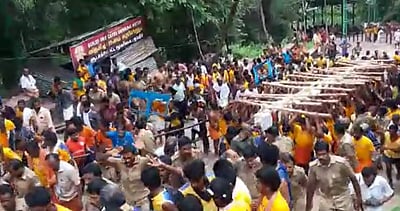 சபரிமலை ஐயப்பன் கோவிலுக்கு புதிய கொடிமரம்!