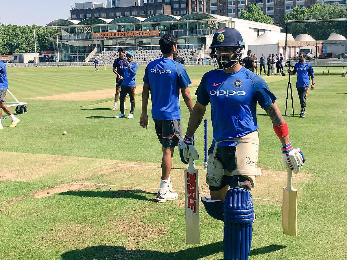 சாம்பியன்ஸ் டிராபி: வலைப்பயிற்சியில் ஈடுபட்ட இந்திய வீரர்கள் (புகைப்படங்கள்)