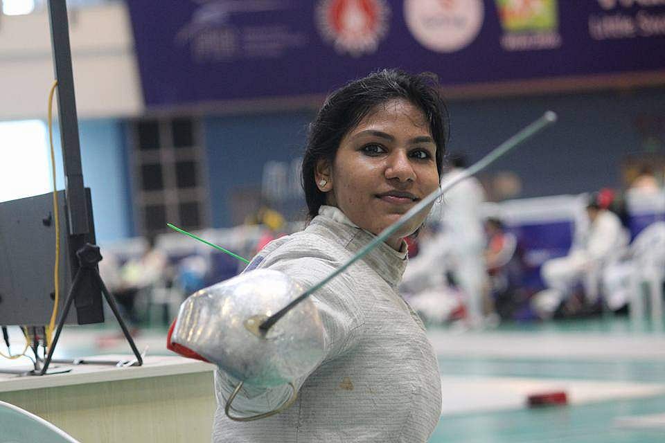 சர்வதேச வாள்வீச்சு போட்டியில் தங்கம் வென்ற தமிழ்ப்பெண்ணுக்கு சேவாக் வாழ்த்து!