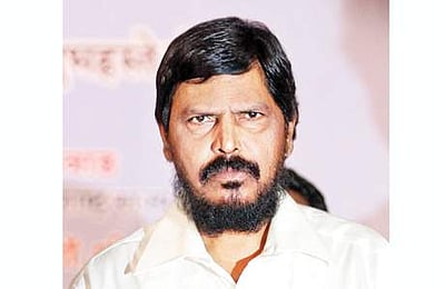 சரத் பவார் என்டிஏ-வில் இணைந்து குடியரசுத் தலைவர் தேர்தலில் போட்டியிடலாம்: மத்திய அமைச்சர் ராம்தாஸ் அதாவலே