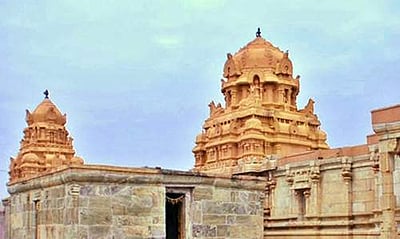 பிரமிப்பூட்டும் பல அதிசயங்களைக் கொண்ட சுக்ரீஸ்வரர் ஆலயம்