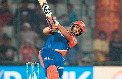 குஜராத்தை பந்தாடியது டெல்லி; ரிஷப் பந்த் 97