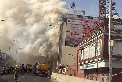 இன்று மாலைக்குள் சென்னை சில்க்ஸ் கட்டிட இடிப்பு பணிகள் துவங்கும்: அமைச்சர் ஜெயகுமார் பேட்டி! 