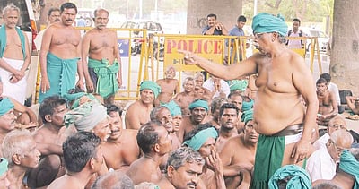 சென்னை சேப்பாக்கத்தில் நடைபெற்ற விவசாயிகள் போராட்டம் தாற்காலிகமாக வாபஸ்