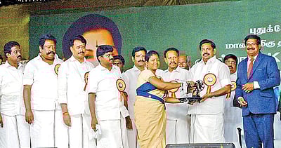 தமிழகத்தின் தேவைக்காக கூடுதல் மணல் குவாரிகள்