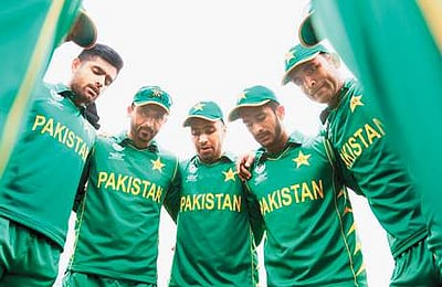 இறுதிப்போட்டிக்கு முதலாவதாக முன்னேறுவது யார்? இங்கிலாந்து-பாகிஸ்தான் இன்று மோதல்