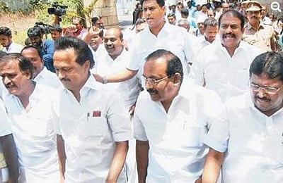 விடியோ விவகாரம்: பேரவையில் இருந்து திமுக உறுப்பினர்கள் வெளிநடப்பு