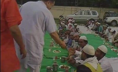 அயோத்தியில் இஸ்லாமியர்களுக்கு ஆர்.எஸ்.எஸ் அளித்த 'இப்ஃதார்'  விருந்து!