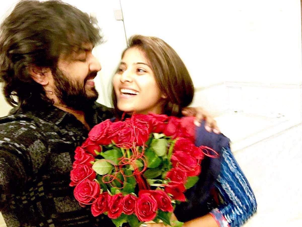 கடவுளும் நானும் உன்னுடன் எப்போதும் இருப்போம்: அஞ்சலிக்கு ஜெய் 'ஸ்பெஷல்' வாழ்த்து!