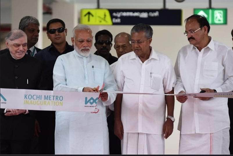 கொச்சி மெட்ரோ ரயில் சேவையை துவக்கி வைத்தார் மோடி: முதன் முதலாக சில விஷயங்கள்