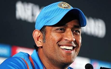 '500 சர்வதேசப் போட்டிகள்' சச்சின், டிராவிட் ஆகியோரைத் தொடர்ந்து 'தல' தோனி!