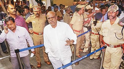 முன்னாள் நீதிபதி கர்ணன் கோவையில் கைது