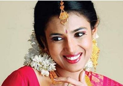 5 வயதுப் பையனுக்கு அம்மாவென்றால் ஓகே. ஆனால் சிவகார்த்திகேயன், தனுஷ், விஜய் சேதுபதிக்கெல்லாம் அம்மா என்றால்?!