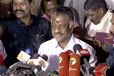 எங்கள் அணியில் ஆறுகுட்டிக்கு உரிய மரியாதை வழங்கப்பட்டது: ஓ. பன்னீர்செல்வம்