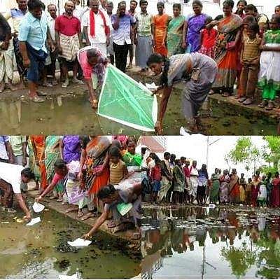 ஊராட்சி நிர்வாகத்தைக் கண்டித்து கொசுபிடிக்கும் போராட்டம்!