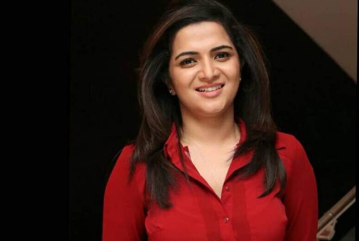 கெளதம் மேனன் இயக்கும் துருவ நட்சத்திரம் படத்தில் டிடி!