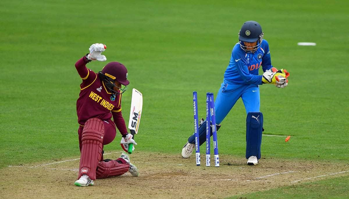 மகளிர் உலகக் கோப்பை: இந்தியாவுக்கு 184 ரன்கள் இலக்கு!