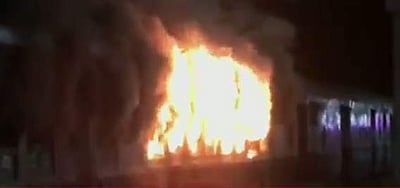 விழுப்புரம் ரயில் நிலையத்தில் நிறுத்தப்பட்டிருந்த பயணிகள் ரயிலில் தீ