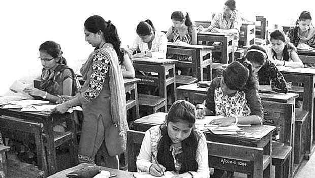 பிளஸ் 1 வகுப்பில் இட ஒதுக்கீட்டு முறையில் மாணவர் சேர்க்கை: சிறுபான்மையினர் பள்ளிகளுக்கான சலுகையால் பலன் கிடைக்குமா?