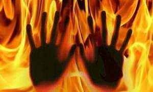 தலித் வாலிபருடன்  திருமணம்: குடும்பத்தினரால் எரித்துக் கொல்லப்பட்ட இஸ்லாமிய கர்ப்பிணி பெண்!