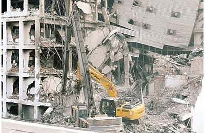 சென்னை சில்க்ஸ் கட்டடம் இடிப்பு: 35 சதவீத பணிகள் நிறைவு