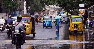 தமிழகம் மற்றும் புதுச்சேரியில் அடுத்த 24 மணி நேரத்தில் மழை பெய்ய வாய்ப்பு: வானிலை ஆய்வு மையம் 