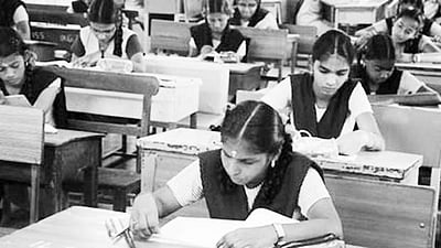 பத்தாம் வகுப்பு, பிளஸ் 1, பிளஸ் 2 வகுப்புகளுக்கான பொதுத்தேர்வு கால அட்டவணை வெளியீடு