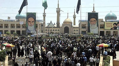 ஈரான் நாட்டு பாராளுமன்றம் மற்றும் புகழ்பெற்ற வழிபாட்டு தளத்தில் துப்பாக்கி சூடு! 