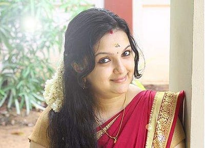 உருவத்தைக் கேலி செய்தவர்களுக்கு நடிகை சரண்யா மோகன் உணர்வுபூர்வமான பதில்!