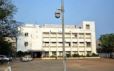 சத்தியமூர்த்தி பவனில் காங்கிரஸ் கட்சியின் குழுக்களிடையே அடிதடி, மோதல்!