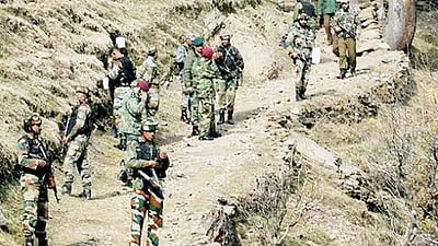 சிக்கிம் எல்லைப் பிரச்னை: சீன நெருக்குதல்: தயார்நிலையில் இந்தியா