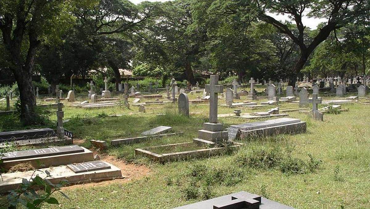 கோவாவில் கிறிஸ்துவ கல்லறையில் உள்ள சமாதிகளை சேதப்படுத்திய விஷமிகள்!