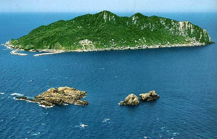 பெண்களுக்கு அனுமதி இல்லாத ஜப்பானின் வினோத தீவு: உலக பாரம்பரிய சின்னமாக யுனெஸ்கோ அங்கீகாரம்!