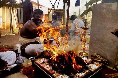 அம்பத்தூர் வாசிகளுக்கு ஒரு அலர்ட்: ராகு-கேது பெயர்ச்சி சிறப்பு ஹோமம் - ஸங்கல்பம் இலவசம்