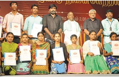 அயராது உழைத்தால் விரும்பும் இடத்தை பெற முடியும்: இளையராஜா