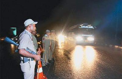 பயங்கரவாதத் தாக்குதல் எதிரொலி: உச்சகட்ட பாதுகாப்பு வளையத்துக்குள் காஷ்மீர்