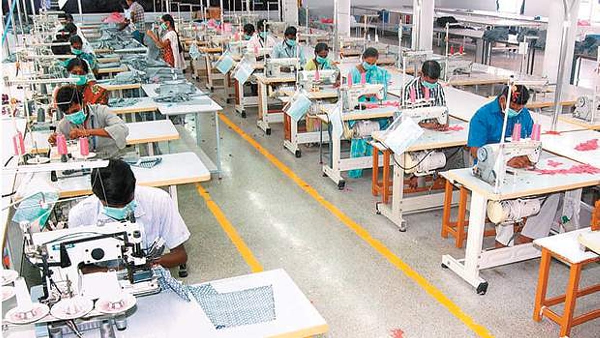 ஜாப் ஒர்க் நிறுவனங்களுக்கு 18% ஜி.எஸ்.டி.: தடுமாறும் பின்னலாடை தொழில் துறை