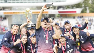மகளிர் உலகக் கோப்பை: இங்கிலாந்து சாம்பியன்
