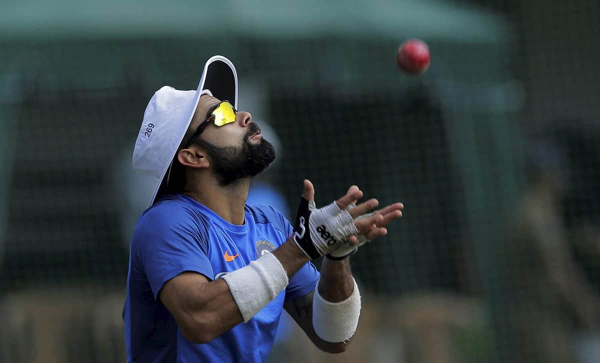 முதல் டெஸ்ட் போட்டி நாளை தொடக்கம்: இலங்கையிலும் சாதிக்குமா கோலி படை?