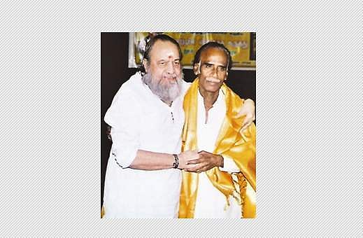 உன் பாட்டு என் பெயரில் இருக்கக் கூடாதா?