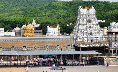திருப்பதி தேவஸ்தான நிதிகளை வீணடிப்பதாக நீதிமன்றத்தில் பொதுநல வழக்கு!